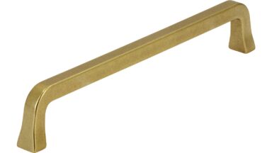 Griff Marktheidenfeld Druckguss messingfarbig getrommelt matt - 171 mm lang vor weißem Hintergrund