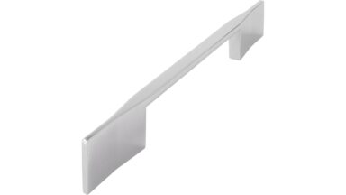 Griff Neu-Anspach Druckguss chrom glänzend - 214 mm lang vor weißem Hintergrund