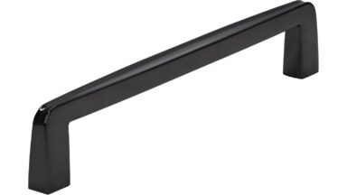 Griff Neuhof Druckguss Schwarz chrom - 172 mm lang  vor weißem Hintergrund