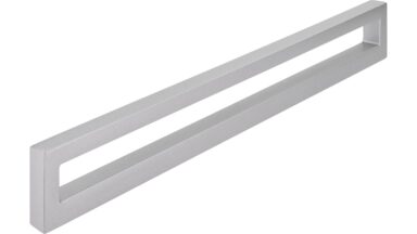 Griff Niestetal Druckguss alufarbig pulverbeschichtet - 232 mm lang vor weißem Hintergrund