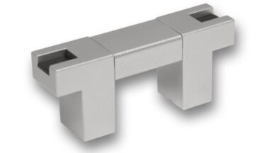 Griff Nordhausen Kunststoff metallfolieneffekt weißaluminium metallisiert weißaluminium schwarz - 58 mm lang vor weißem Hintergrund