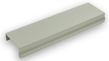 Griff Oberkirch Aluminium - natur matt - 180 mm lang  vor weißem Hintergrund