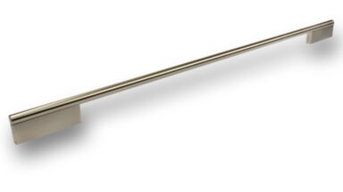 Griff Oberndorf Aluminium vernickelt feingeschliffen - 764 mm lang  vor weißem Hintergrund