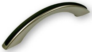 Griff Ochsenfurt Kunststoff metallisiert - nickel, Kunststoff Gummieffekt - schwarz - 124 mm lang vor weißem Hintergrund