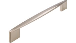 Griff Parchim Druckguss vernickelt feingeschliffen - 232 mm lang  vor weißem Hintergrund