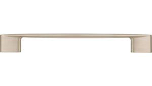 Griff Parchim Druckguss vernickelt feingeschliffen - 232 mm lang  vor weißem Hintergrund