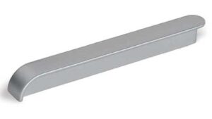 Griff Pfaffenhofen Druckguss alufarbig pulverbeschichtet - 180 mm lang vor weißem Hintergrund