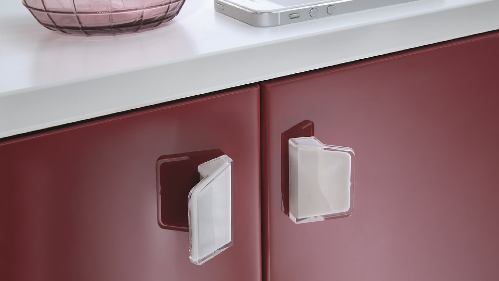 Griff Prien Lederstruktur - schwarz - 42 mm lang  vor weißem Hintergrund