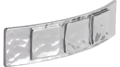Griff Remagen Druckguss chrom glänzend - 93 mm lang  vor weißem Hintergrund