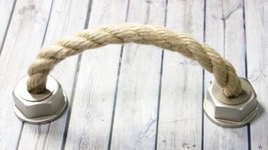 Griff Rope Kunststoff metallisiert - warmgrau, Schnur - beige - 165 mm lang vor weißem Hintergrund