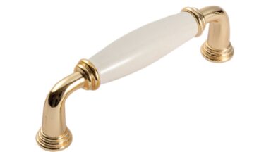 Griff Rosbach Zamak Porzellan gold beige - 113 mm lang  vor weißem Hintergrund