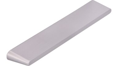 Griff Rosdorf Druckguss edelstahleffekt - 138 mm lang vor weißem Hintergrund