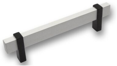 Griff Schrobenhausen Aluminium - Druckguss silber natur matt schwarz matt pulverbeschichtet - 168 mm lang vor weißem Hintergrund