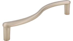 Griff Siegburg Druckguss matt vernickelt - 141 mm lang  vor weißem Hintergrund