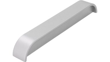 Griff Stadtallendorf Druckguss alufarbig pulverbeschichtet - 148 mm lang vor weißem Hintergrund
