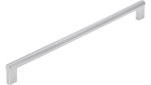Griff Straubenhardt Druckguss chrom glänzend - 336 mm lang vor weißem Hintergrund
