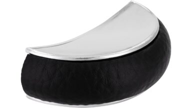 Griff Vienenburg Kunstleder - Kunststoff metallisiert chrom glänzend schwarz - 58 mm lang  vor weißem Hintergrund