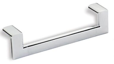 Griff Waldbröl Druckguss chrom glänzend - 180 mm lang vor weißem Hintergrund