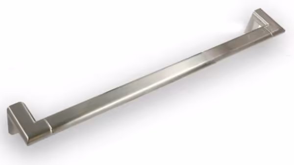 Griff Waldbröl Druckguss vernickelt feingeschliffen - 340 mm lang vor weißem Hintergrund