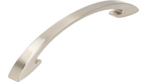 Griff Wickede Druckguss vernickelt feingeschliffen - 189 mm lang vor weißem Hintergrund