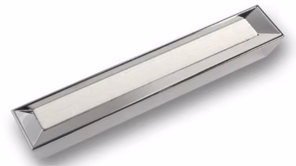 Griff + Einlage Beckingen Druckguss - Kunststoff chrom glänzend weiß - 159 mm lang  vor weißem Hintergrund