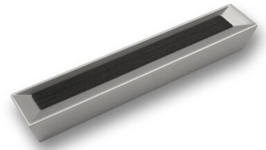 Griff + Einlage Beckingen Druckguss - Kunststoff alufarbig pulverbeschichtet schwarz - 159 mm lang vor weißem Hintergrund