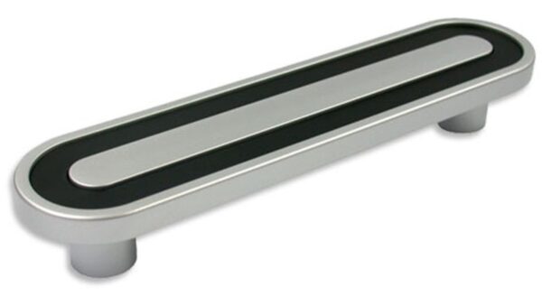 Griff + Einlage Wermelskirchen Kunststoff metallisiert - weißaluminium, Kunststoff - schwarz - 168 mm lang vor weißem Hintergrund