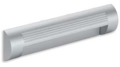 Griff + Unterlage Riedstadt Druckguss alufarbig pulverbeschichtet - 180 mm lang vor weißem Hintergrund