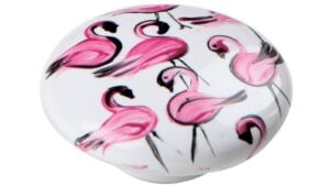 Knopf Baby Porzellan Flamingos pink - 55 mm lang  vor weißem Hintergrund