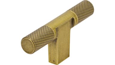Knopf Gaimersheim Druckguss - Aluminium messingfarbig getrommelt matt - 72 mm lang vor weißem Hintergrund