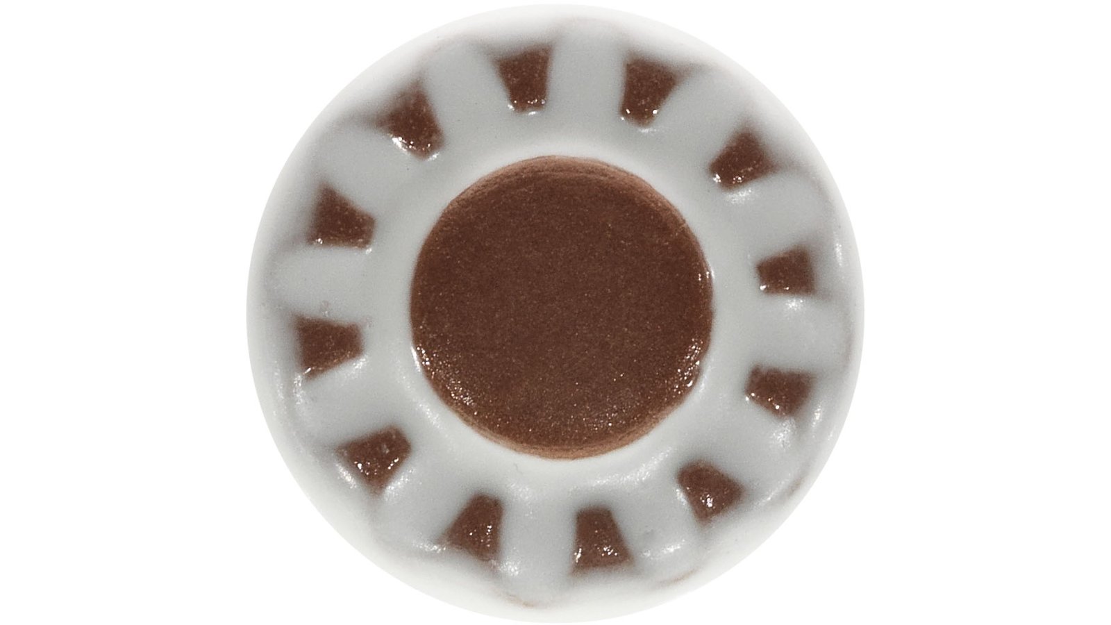 Knopf Haigerloch Terrakotta weiß-braun - 37 mm lang  vor weißem Hintergrund