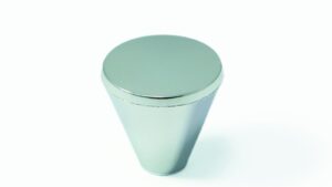 Knopf Hambühren Kunststoff galvanisiert - chrom glänzend - 24 mm lang  vor weißem Hintergrund