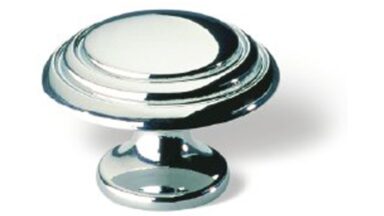 Knopf Heilbronn Druckguss chrom glänzend - 30 mm lang vor weißem Hintergrund