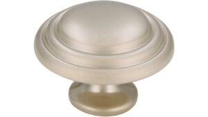 Knopf Heilbronn Druckguss matt vernickelt - 34 mm lang  vor weißem Hintergrund