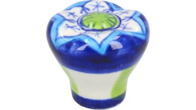 Knopf Meitingen Keramik bunt weiß-blau-grün - 34 mm lang  vor weißem Hintergrund