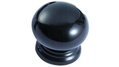 Knopf Neutraubling Zamak Porzellan schwarz - 30 mm lang  vor weißem Hintergrund