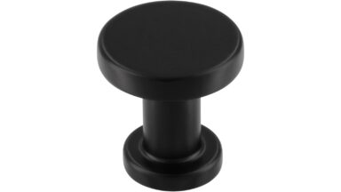 Knopf Schwieberdingen Druckguss schwarz matt pulverbeschichtet - 20 mm lang vor weißem Hintergrund