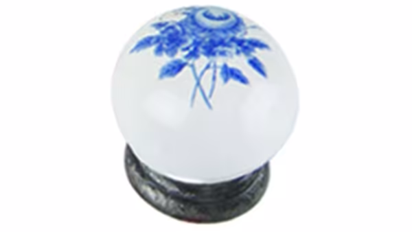 Knopf Tangermünde Zamak Porzellan antik silber weiß Siebdruck Blumen blau 2 - 30 mm lang vor weißem Hintergrund