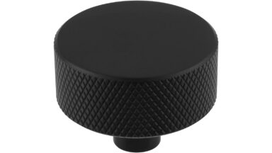 Knopf Threesixty Aluminium schwarz matt pulverbeschichtet - 33 mm lang  vor weißem Hintergrund