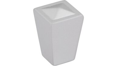 Knopf Werdohl Druckguss alufarbig pulverbeschichtet - 18 mm lang vor weißem Hintergrund
