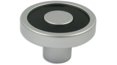 Knopf + Einlage Germering Kunststoff metallisiert weißaluminium schwarz - 43 mm lang vor weißem Hintergrund