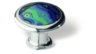 Knopf + Einlage Saterland Kunststoff metallisiert chrom glänzend bedruckt schwarz-blau - 34 mm lang  vor weißem Hintergrund