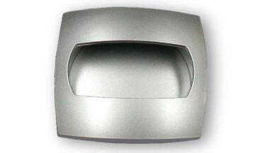Muschel Mannheim Kunststoff metallisiert chrom - 57 mm lang vor weißem Hintergrund
