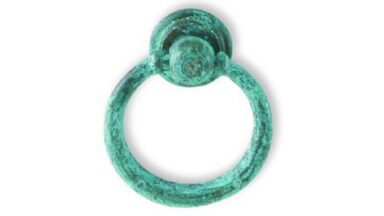 Ringgriff Brühl Messing grünspan - 38 mm lang  vor weißem Hintergrund