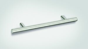 Stangengriff-Schwarzenberg-edelstahlfarbig-Edelstahl-Stahl-laenge-294-SW-220534-anwendung Stangengriff Schwarzenberg Edelstahl gebürstet - 294 mm lang vor weißem Hintergrund