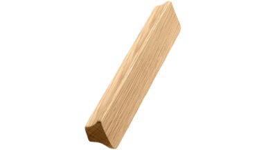 Griffleiste ANTE Holz Eiche - Lackiert - 80 mm lang  vor weißem Hintergrund