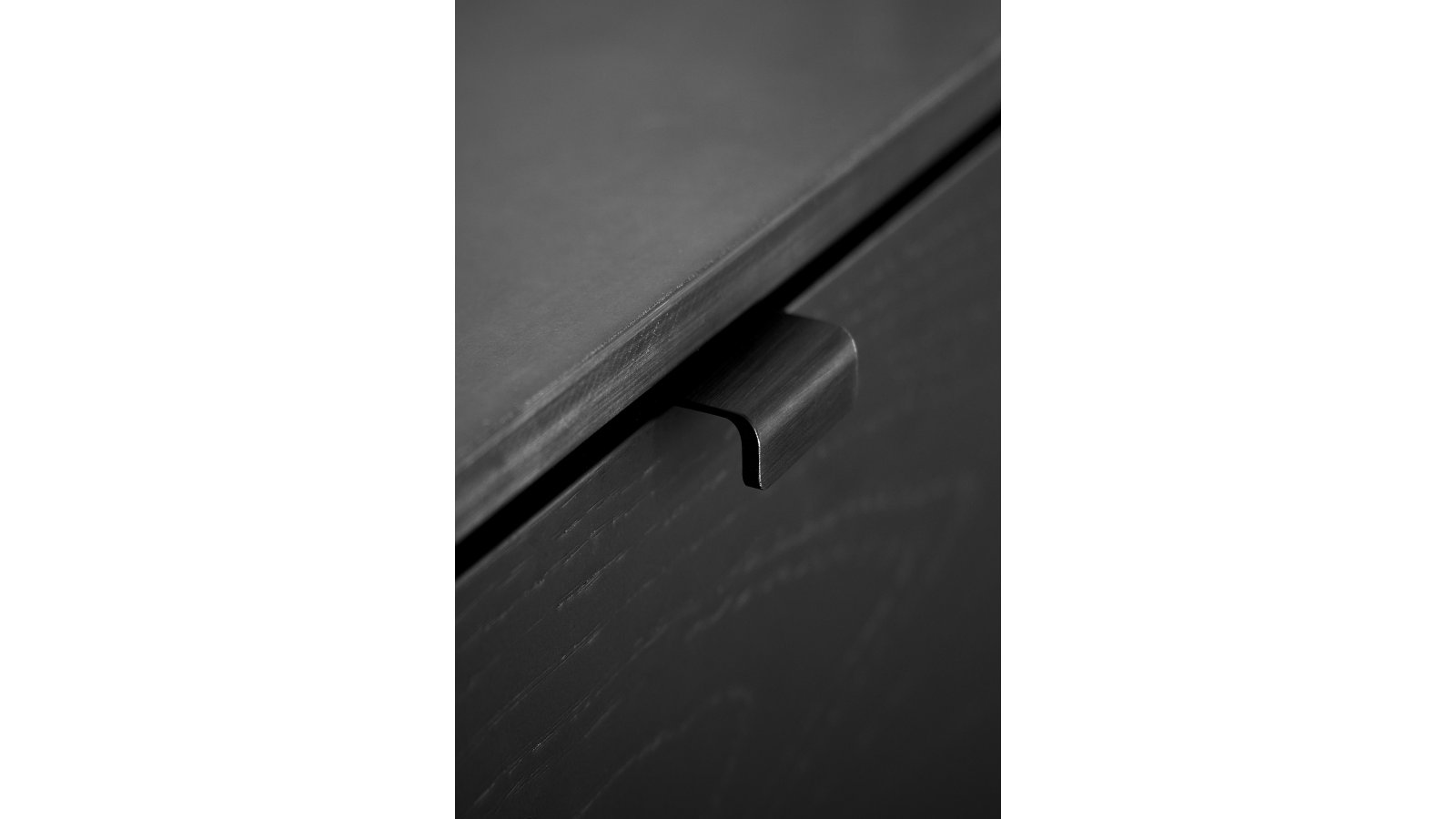 Griffleiste ARTISAN Aluminium - Gebürstet matt schwarz - 40 mm lang  vor weißem Hintergrund