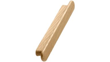 Griffleiste CLASSIS Holz Eiche - Lackiert - 203 mm lang  vor weißem Hintergrund