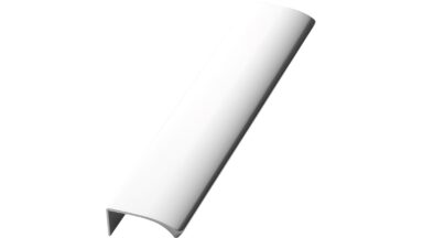 Griffleiste EDGE-Straight Aluminium - Glanz eloxiert - 200 mm lang vor weißem Hintergrund