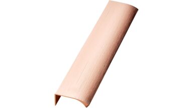 Griffleiste EDGE-Straight Aluminium - Kufper gebürstet - 200 mm lang vor weißem Hintergrund